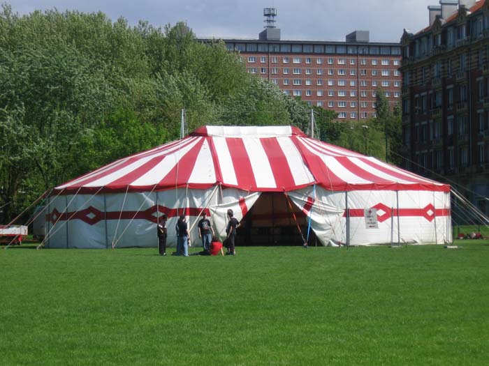 Location Chapiteau de Cirque modèle unique ! Crazycircus